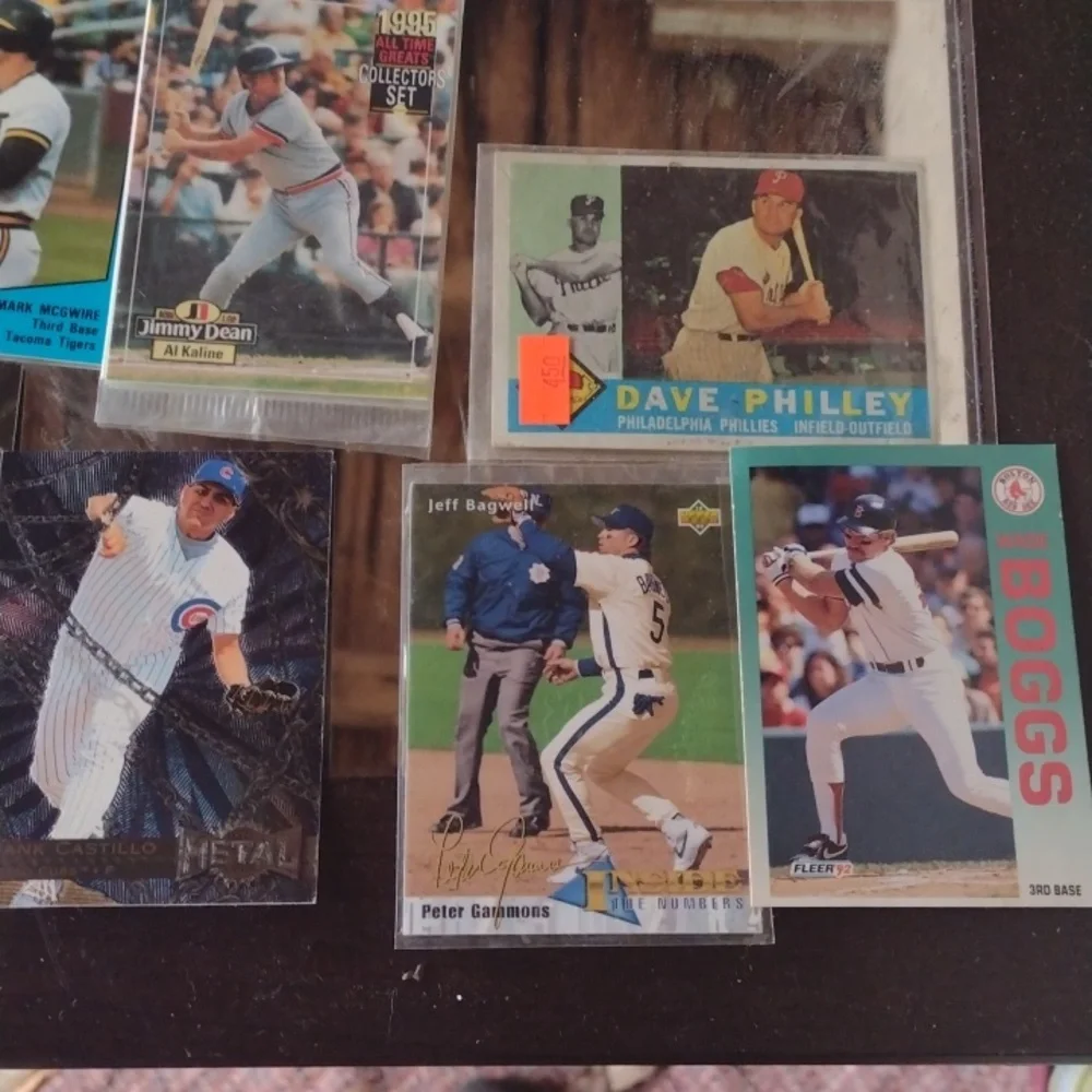 Assorted Baseball Trading Cards Collection - Picture 2 of 7